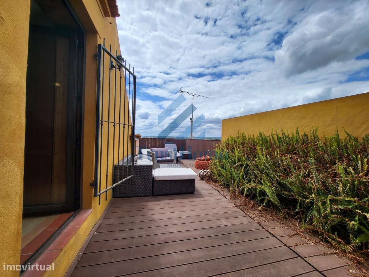 Moradia V5 com jardim, piscina e ginásio no centro de Coruche-34