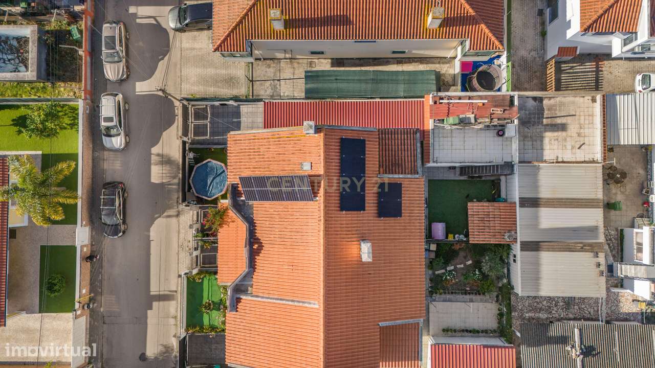 Moradia Geminada T3 com excelentes áreas, terreno e localização privil-32