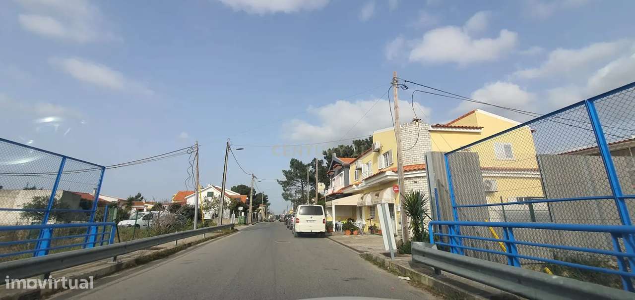 Terreno em Fernão Ferro inserido em lote de 680m2 = 2 lotes - Grande imagem: 2/14