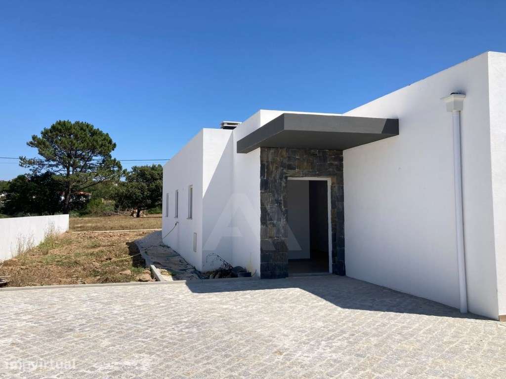 Moradia T3 com piscina junto ao centro das Caldas da Rainha-15