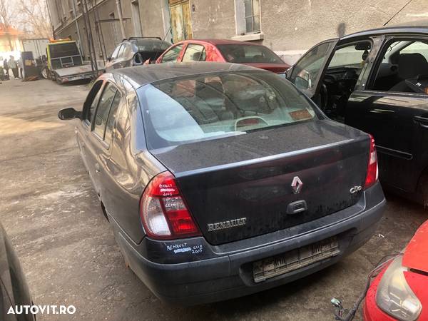 Dezmembrez Renault Clio 2004 dci gri inchis - 4