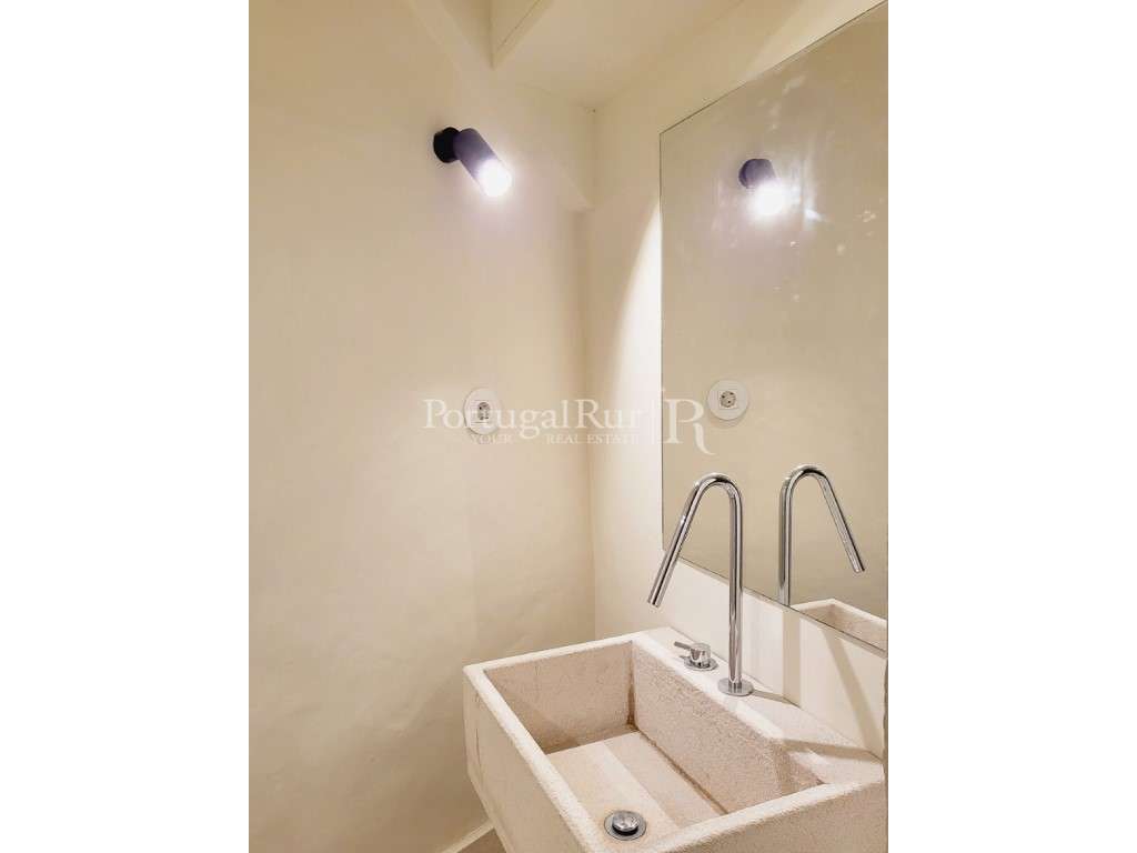 Moradia T2 Totalmente Reabilitada - Grande imagem: 3/21