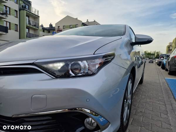 Toyota Auris 1.8 VVT-i Hybrid Automatik Design Edition - 16