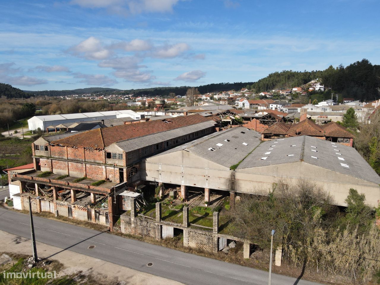 Fábrica/ Armazém - Grande imagem: 1/33