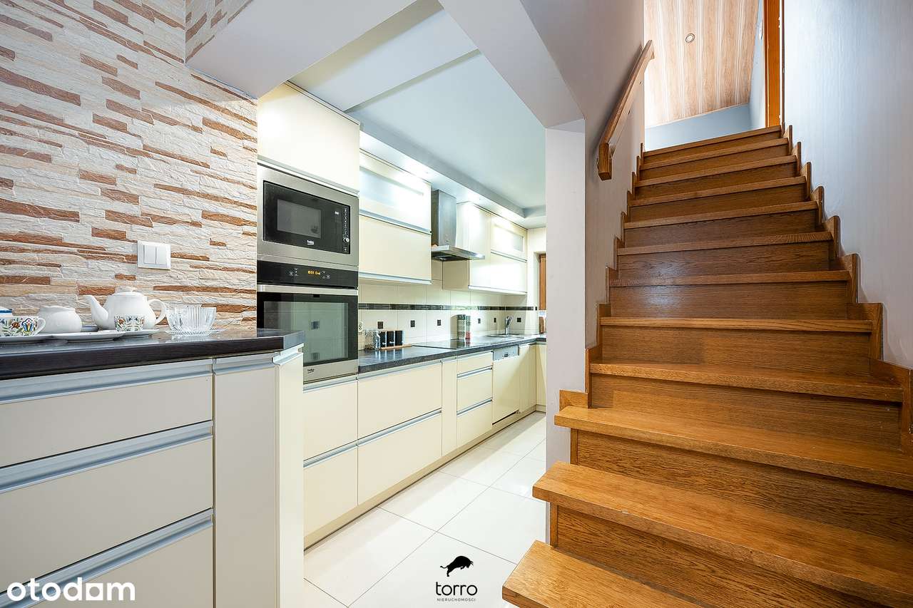 Dom wolnostojący z Dużym Garażem i Pięknym Ogrodem !!!-11