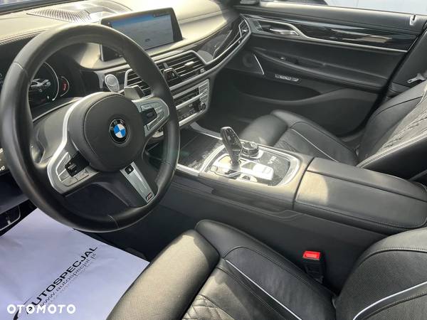 BMW Seria 7 M760Li xDrive - 12