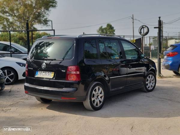 VW Touran 1.9 TDi Highline 7L - 2