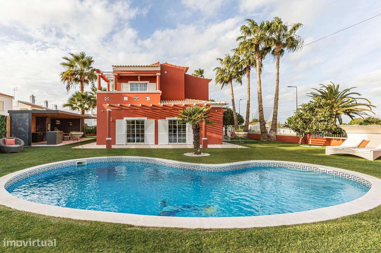 Moradia T3+1 isolada com Piscina, Jardim, Zona de Lazer Exterior, Gara - Grande imagem: 4/53