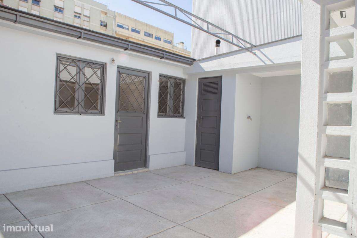 Quarto - localizado em Matosinhos Porto - Grande imagem: 5/7