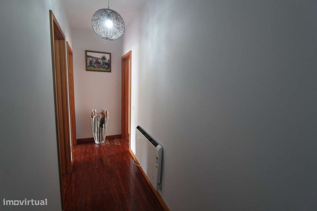 Apartamento T3 em São João de Ver com garagem fechada 3 viaturas-12