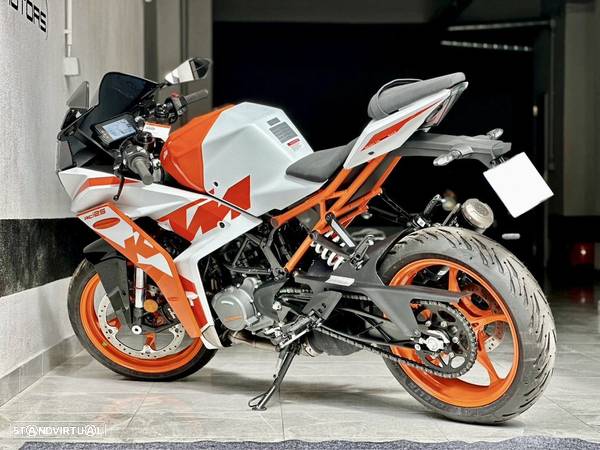 KTM RC 125 2023 - 12