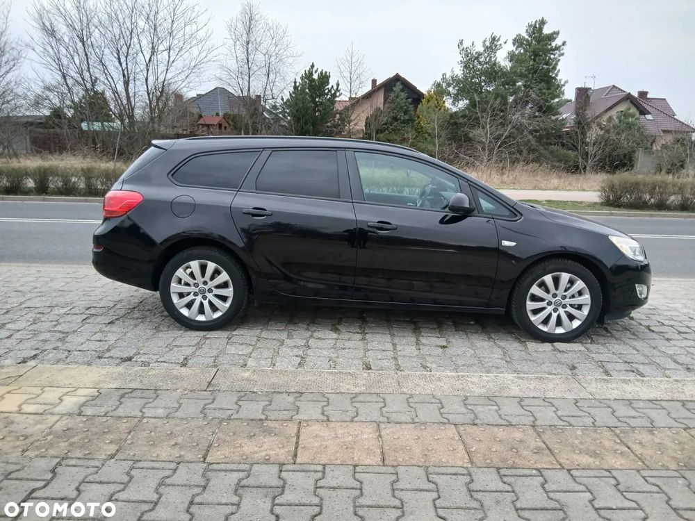 Opel Astra J 2011