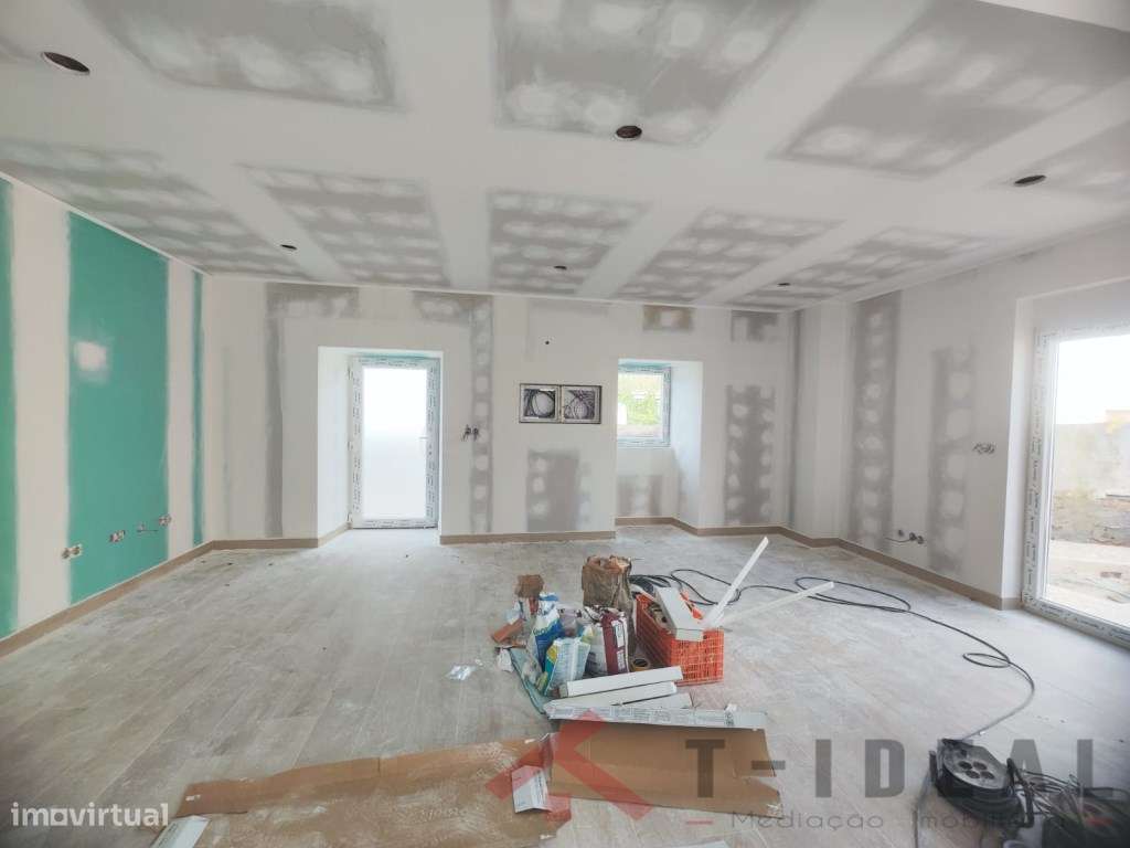 Moradia T3 Nova com Garagem e Espaço Exterior - Grande imagem: 3/28