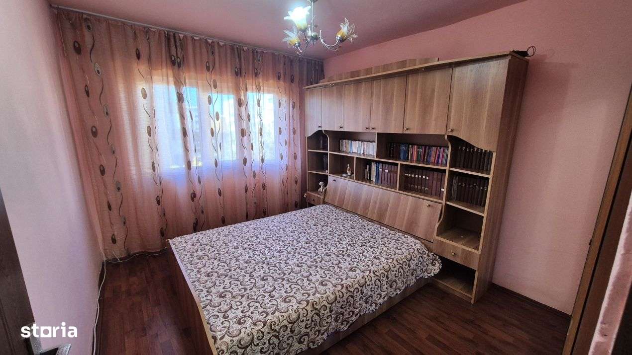 Vanzare apartament 3 camere, et. 2, in Rovinari, str. Plopilor-3