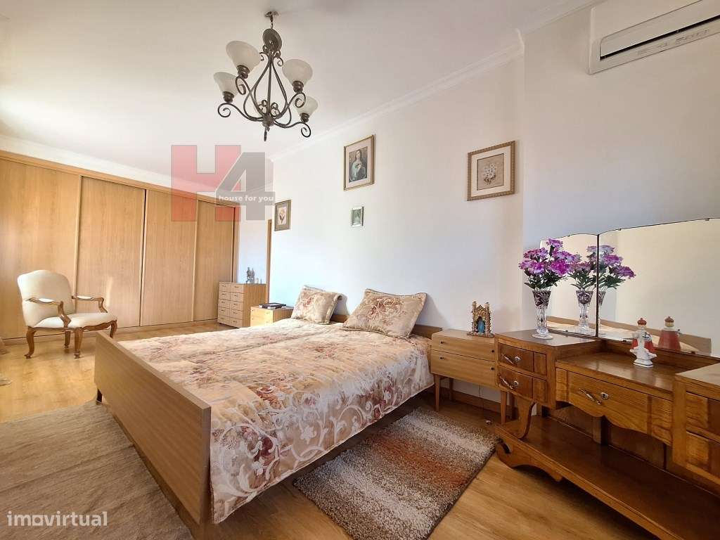 MORADIA T4 NO CENTRO DE ELVAS COM MAIS DE 500M² DE ÁREA-23