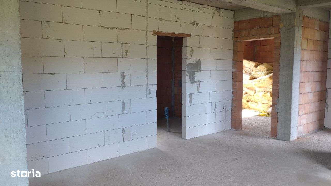 Vand casa in Salistea Noua-5