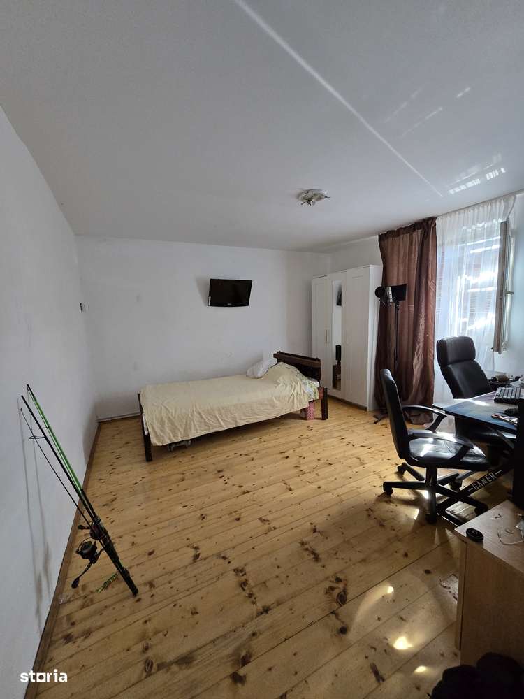 Parta-casa si teren 719-3 camere - Imagine principală: 4/10