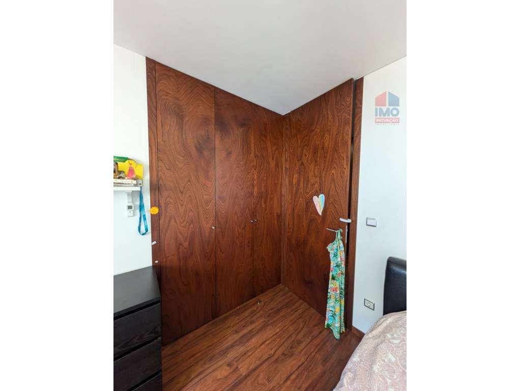 APARTAMENTO T2 COM 2 LUGARES DE GARAGEM-9