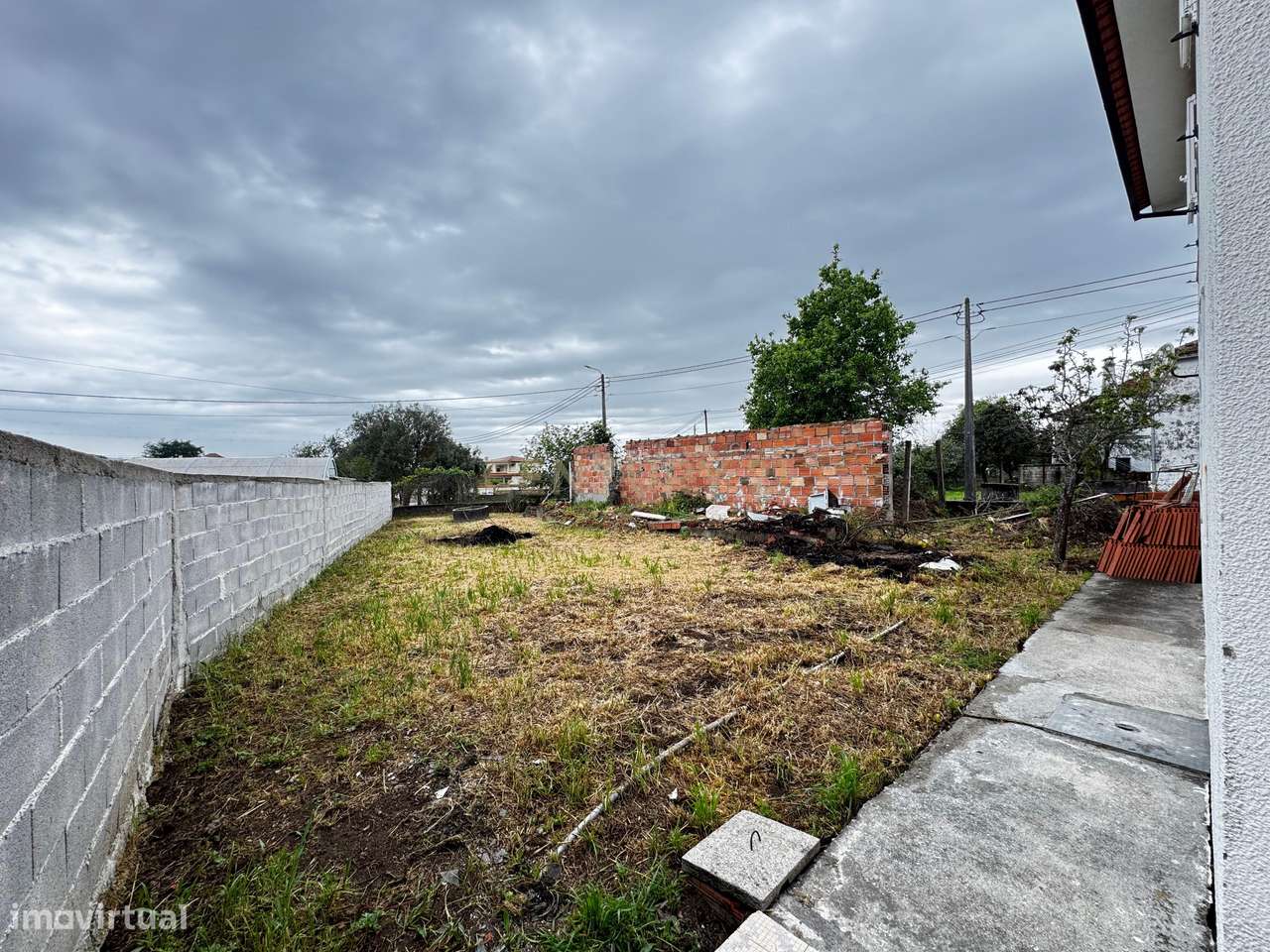 Moradia T3 Renovada em Fragoso-21