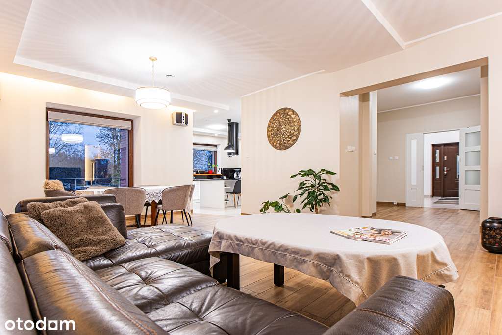 Ekskluzywna posiadłość ze stawem na dużej działce.-9