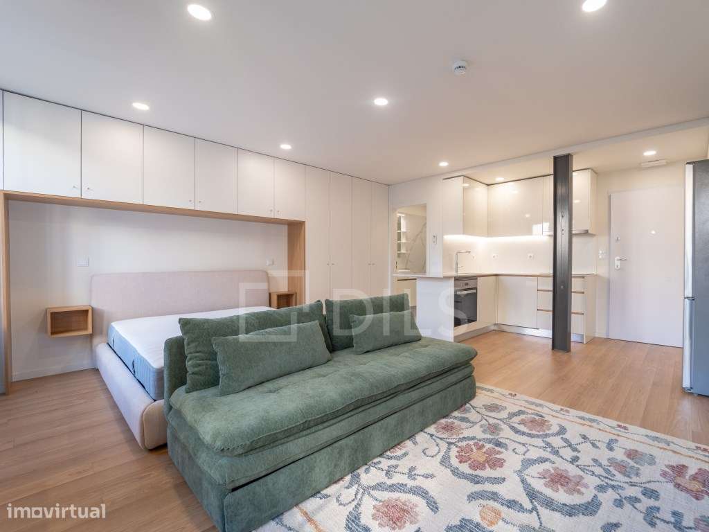 Apartamento T0 mobilado, na Baixa do Porto junto a Santa Catarina - Grande imagem: 5/24