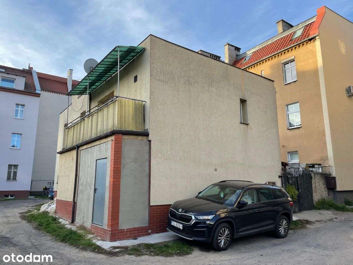 Dom 160 m² z garażem i potencjałem inwestycyjnym-1