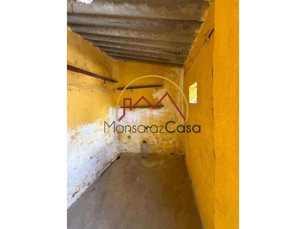 Moradia Térrea com Quintal e Garagem em Campinho-16