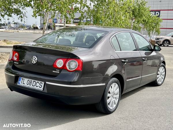 Volkswagen Passat 1.6 TDI DPF BlueMotion Technology Comfortline - 4