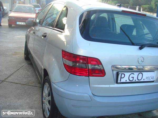 Mercedes B 180 CDi 2006 para peças - 4