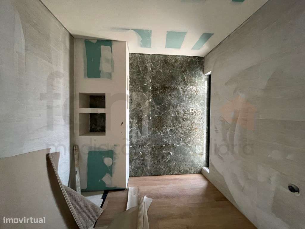 Moradia T3 com jardim e piscina em zona residencial tranquila-33