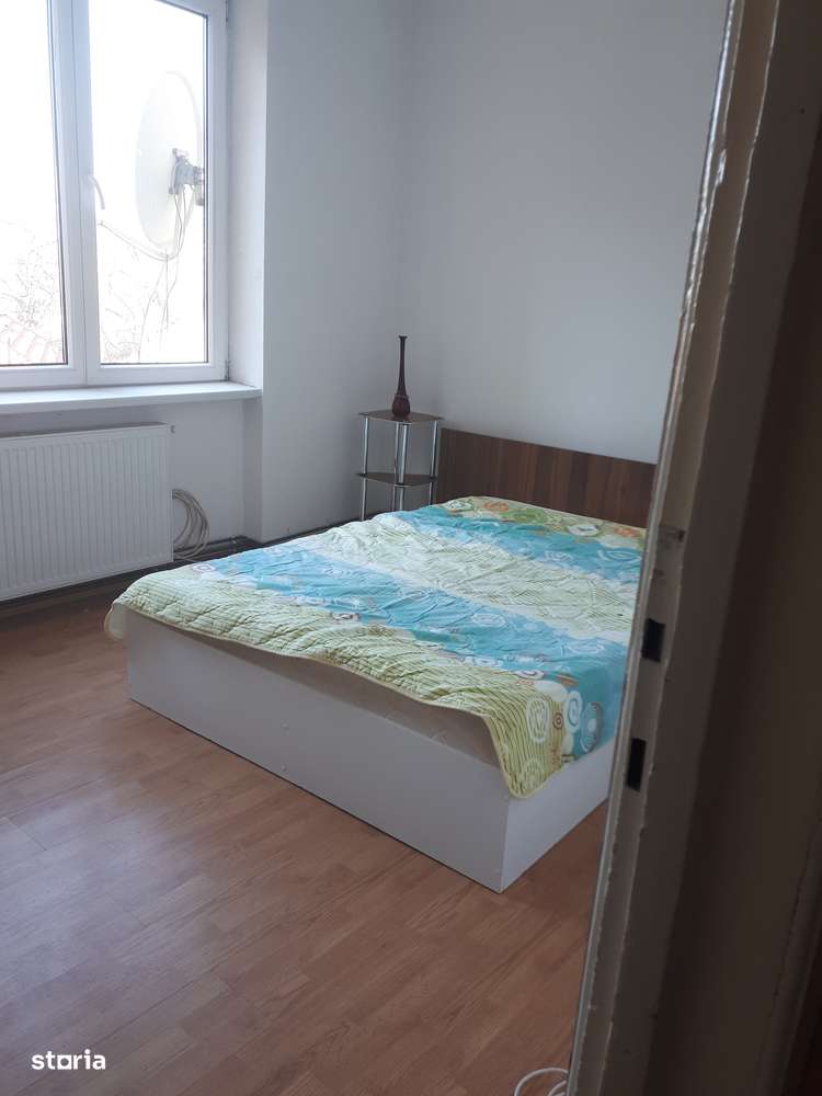 Apartament de 3 camere cu balcon și aer condiționat-1