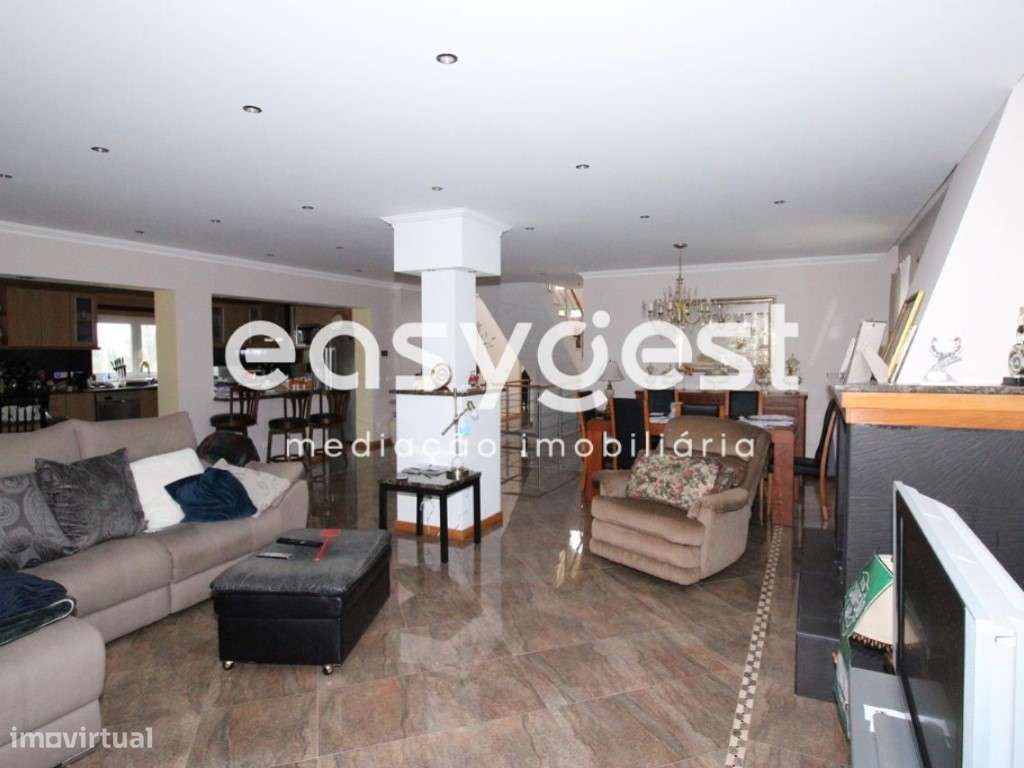 Moradia V4 com excelente exposição solar localizada em Salir Do Porto - Grande imagem: 4/21