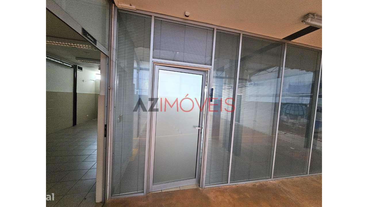 VENDE-SE ARMAZÉM EM AUTOGUIA, OURÉM-16