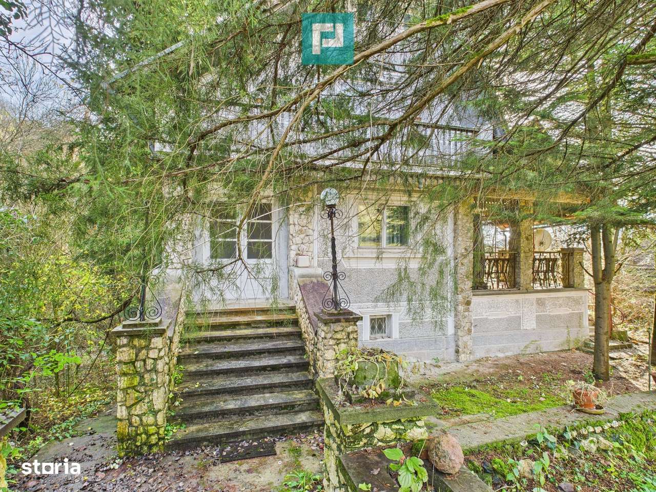 Casă P+E+M cu teren 8163 mp – Roşia Nouă (Petriş) - Imagine principală: 2/20