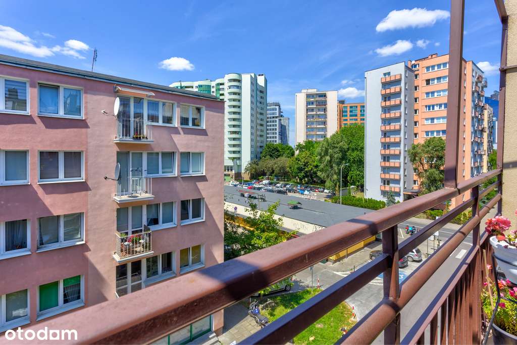 Przestrzenne 3 Pokoje w Kamienicy z Balkonem-2