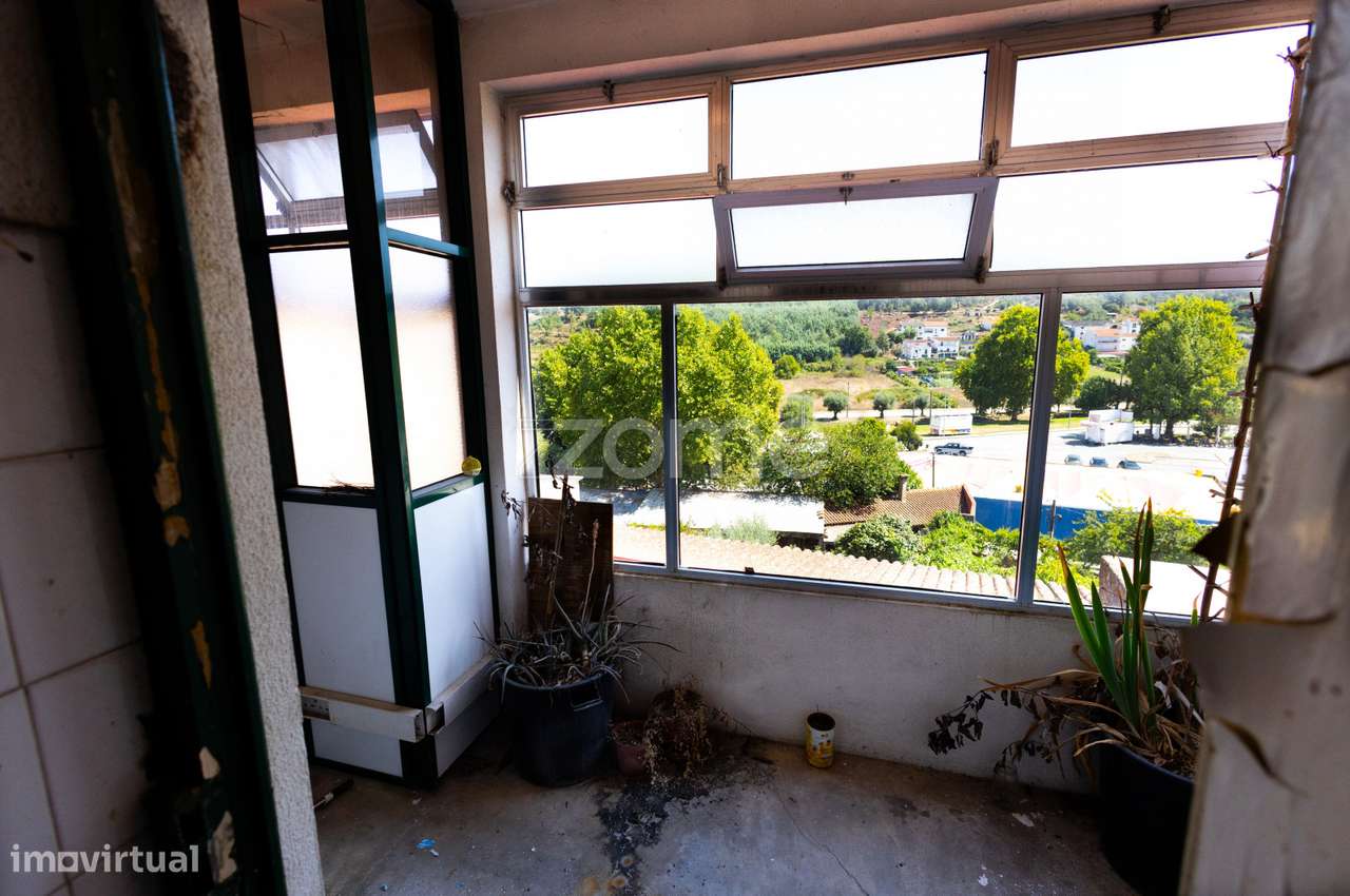 Prédio 4 Pisos |Loja|Garagens| Centro Arganil | Investimento-31