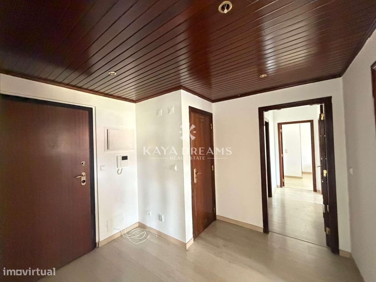 Apartamento T2 com Arrecadação e Box para uma Viatura  no Jardim da...-3