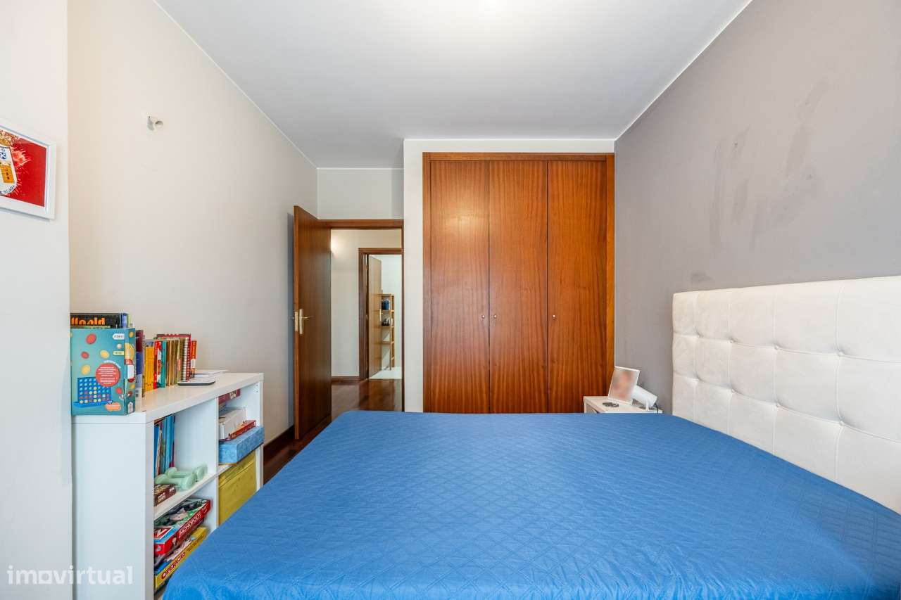 Apartamento T3 com áreas generosas junto à Makro – Braga-13