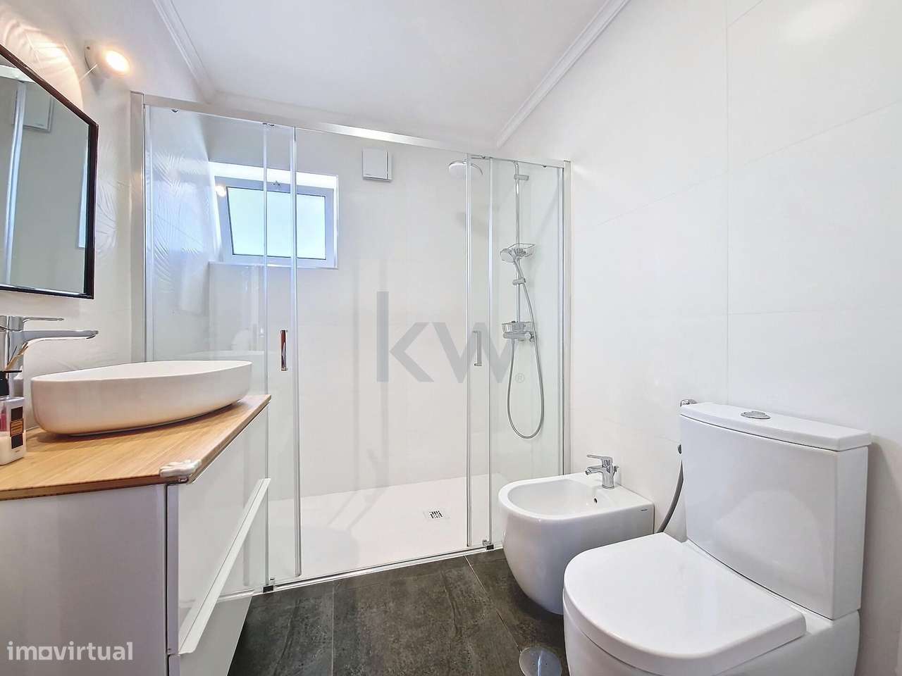 Moradia com 6 quartos, piscina aquecida, anexo e terreno com 2500m2 em-13