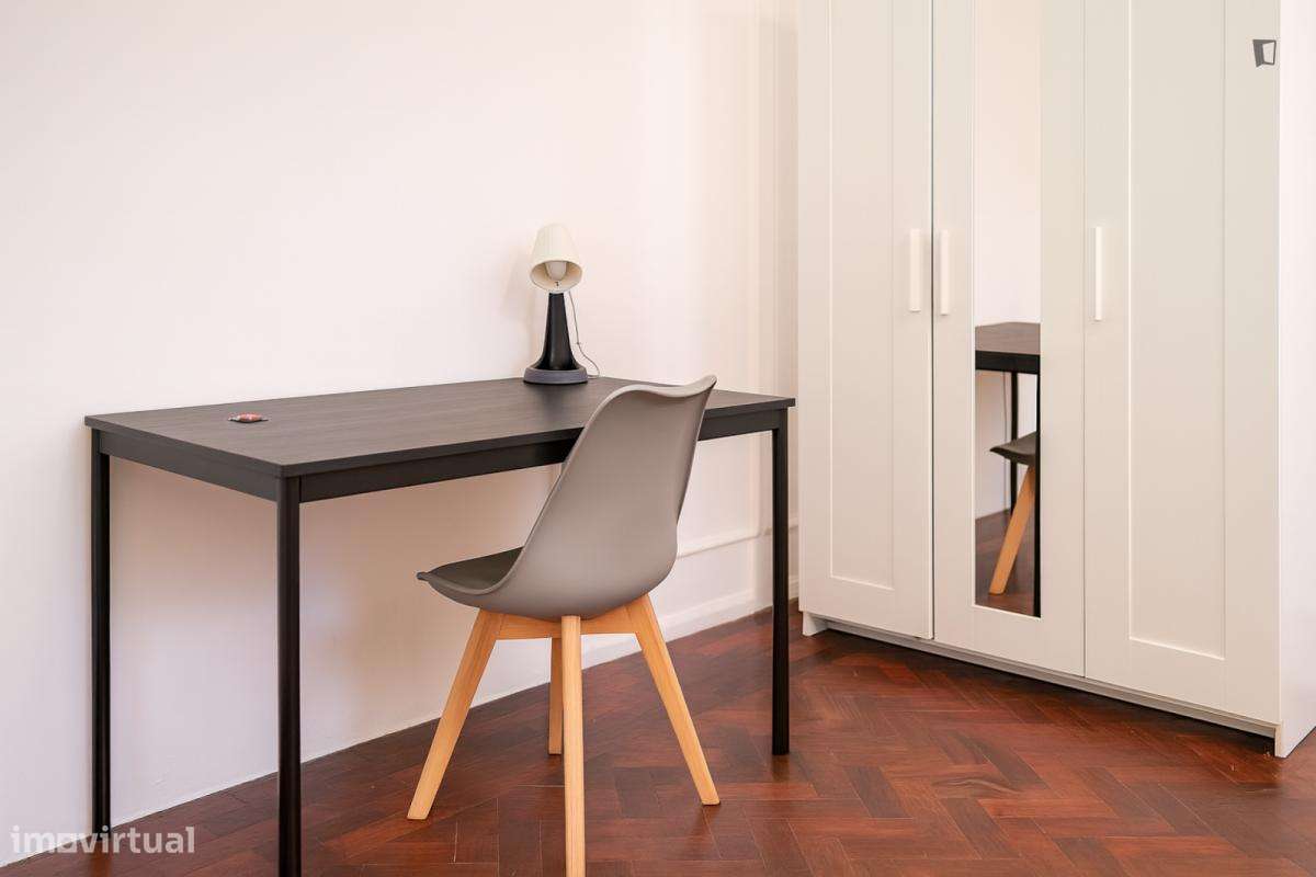 Quarto - localizado em Roma-Areeiro Lisbon - Grande imagem: 5/6