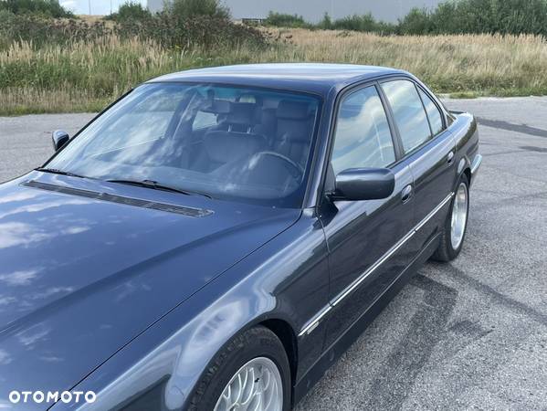 BMW Seria 7 740i - 21