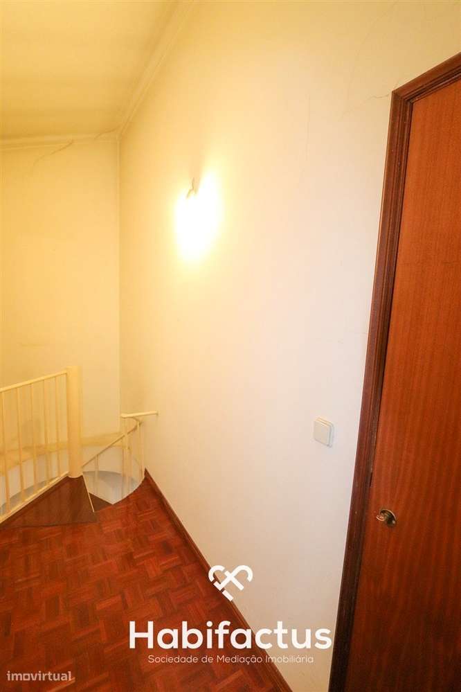 Apartamento T3+1 Duplex para  venda em Marzovelos.-17