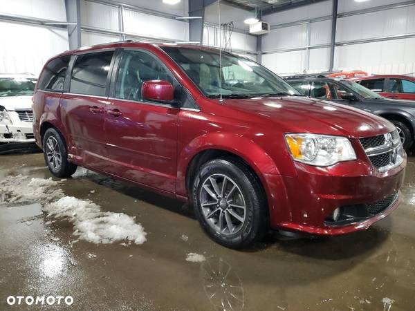 Dodge Grand Caravan - 5