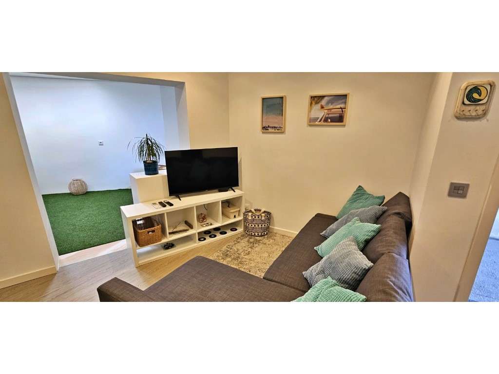 Andar Moradia T2 em Frente à Praia de Angeiras-13