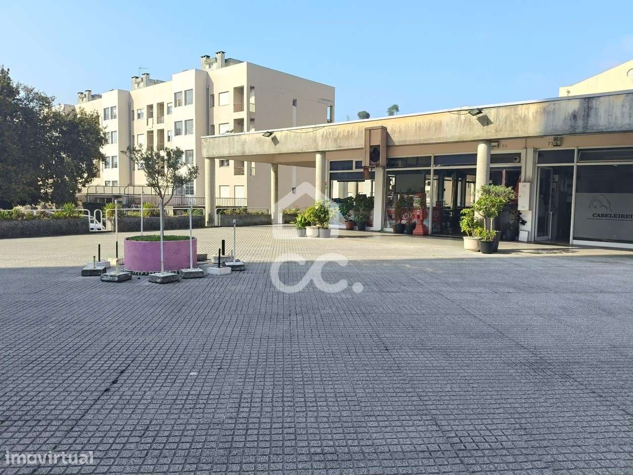 Espaço Comercial em Funcionamento com Cafetaria e Payshop – Águas Sant - Grande imagem: 3/30