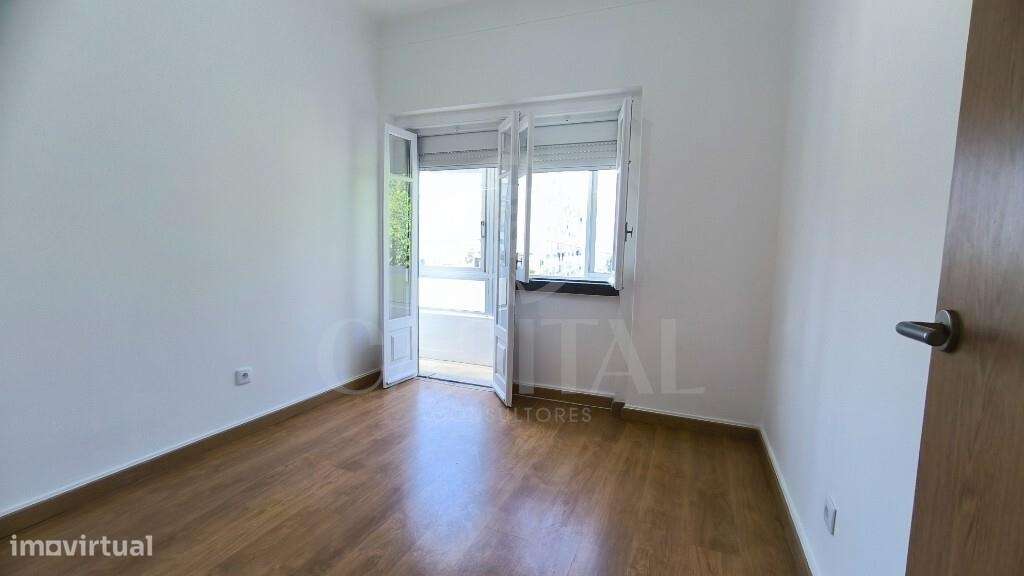 Apartamento T4 nas Mercês-25