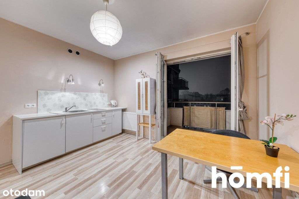 Kawalerka inwestycyjna z balkonem na centrum Łodzi-5