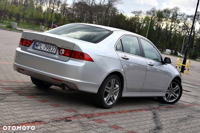 Honda Accord 2.0 Sport - 15