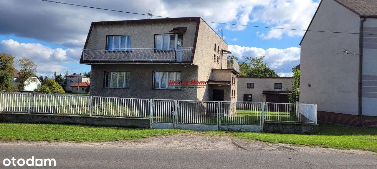 Solidny dom w dobrej lokalizacji.-0