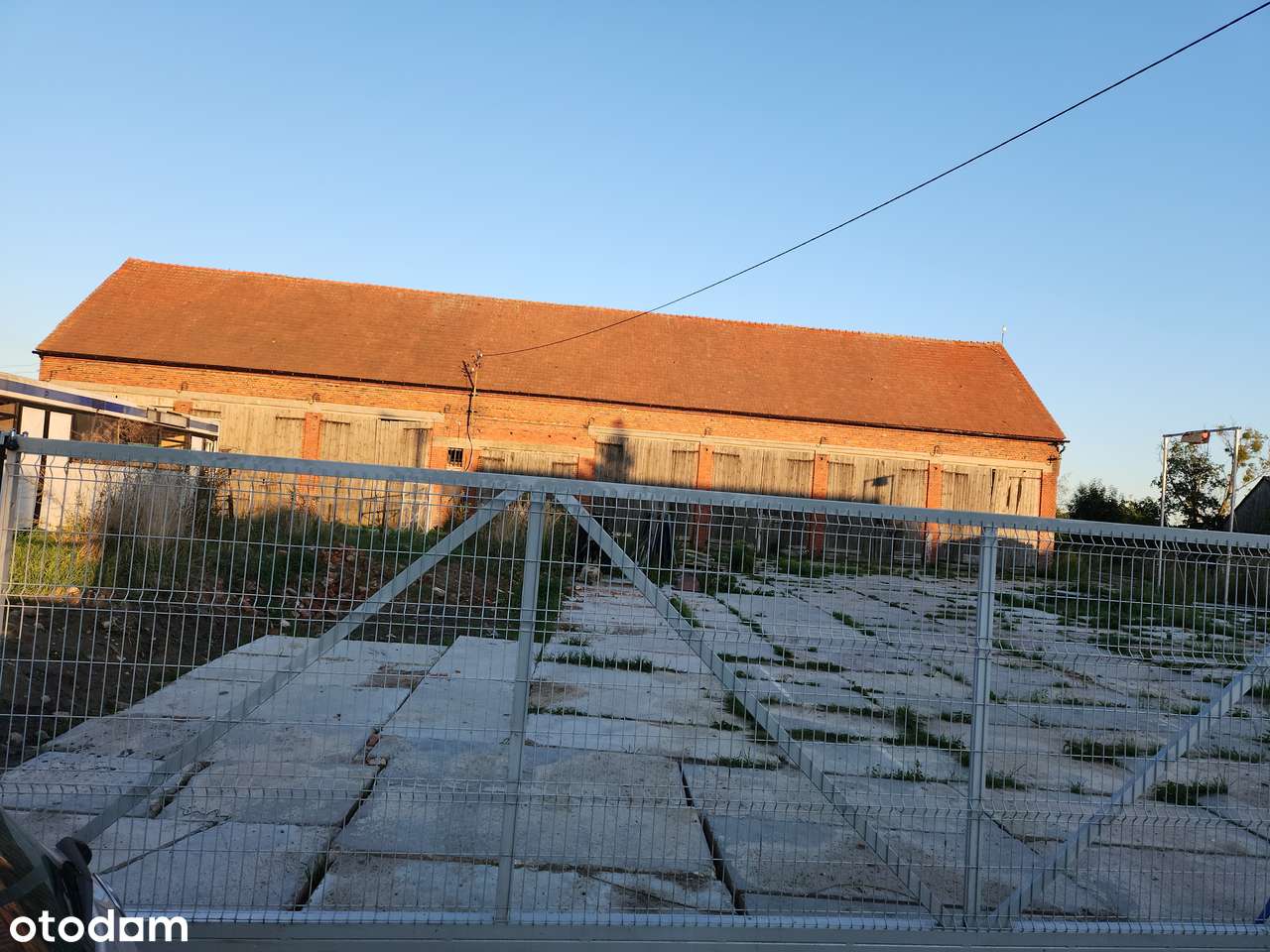 pomieszczenia magazynowe ok. 400 m2 +strych 500m2 działka ok. 20 arów - Pełny obrazek: 2/11